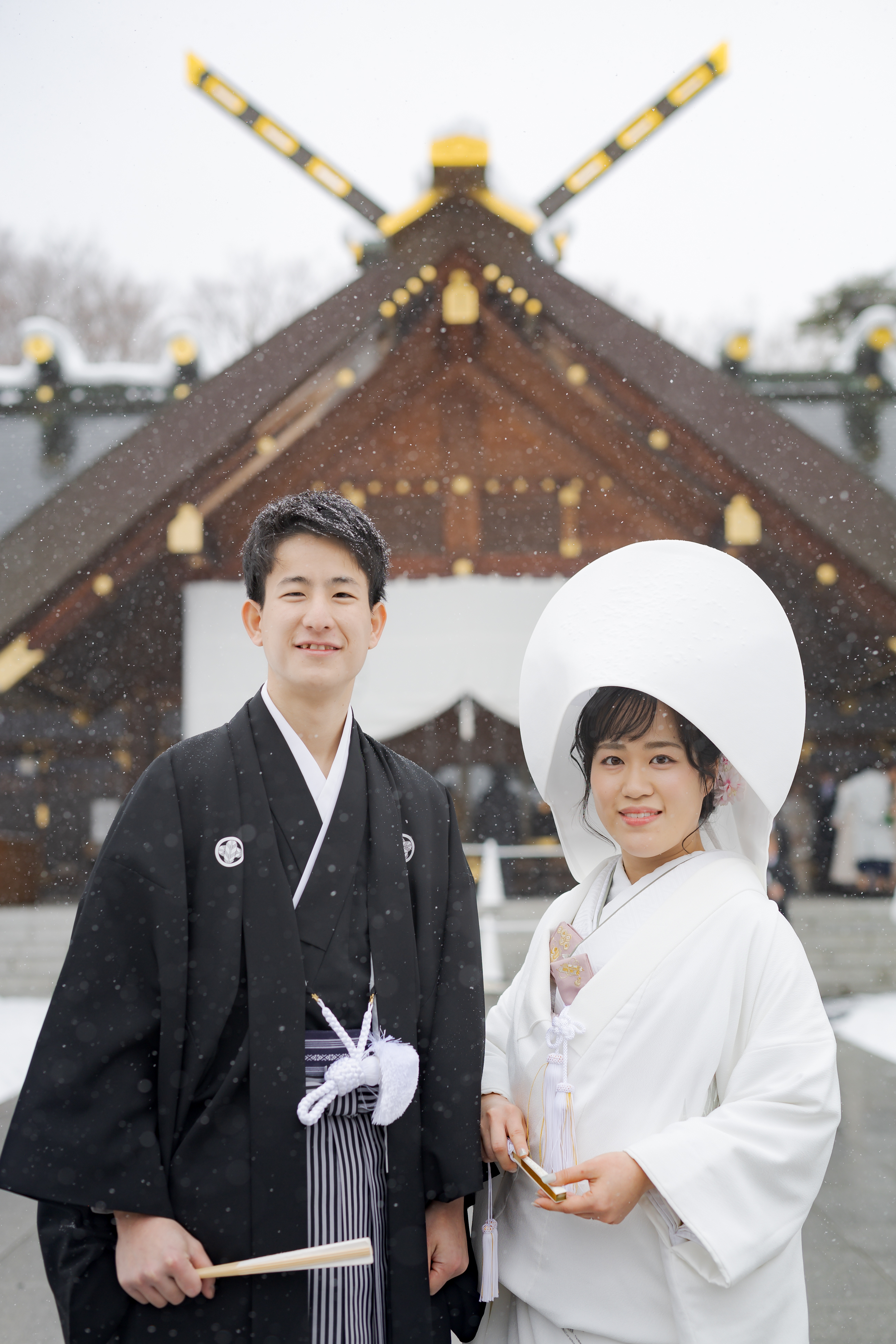 北海道らしく、真っ白な雪の中で、趣を感じる和装結婚式。